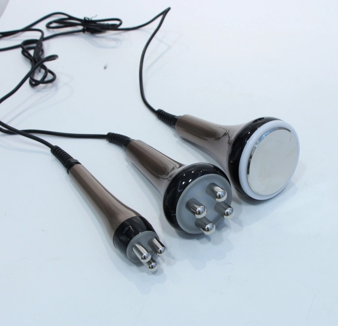 σύσφιξη δέρματος με το καινούργιο Πολυμηχάνημα 80khz Rf Cavitation σύσφιξη δέρματος με το καινούργιο Πολυμηχάνημα 80khz Rf Cavitation